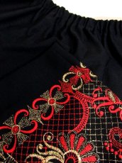 画像7: 刺繍 ラメ 大人クラシカル ブラック ウエストゴムレトロ ヨーロッパ古着 ヴィンテージスカート【7622】 (7)