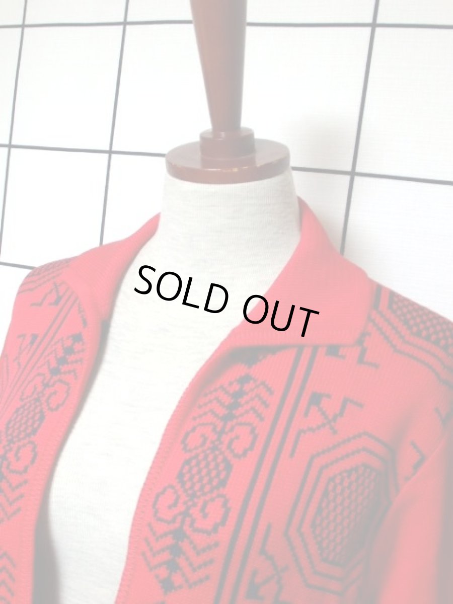 画像8: 羽織り フォークロア柄 レッド ブラック 長袖 レトロ ヨーロッパ古着 ヴィンテージアウター (8)