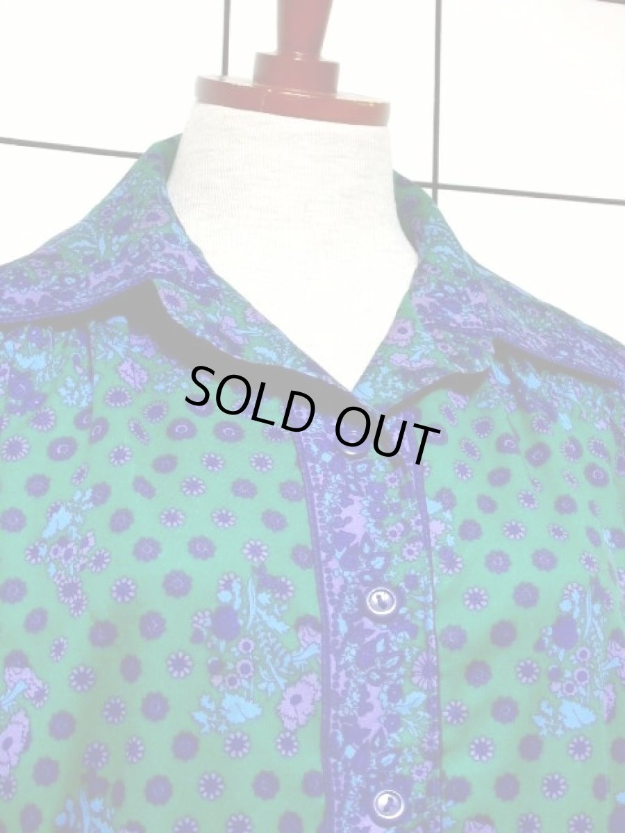 画像3: 花柄 グリーン パープル ブルー レトロ 長袖 ヨーロッパ古着 ヴィンテージワンピース【7757】 (3)