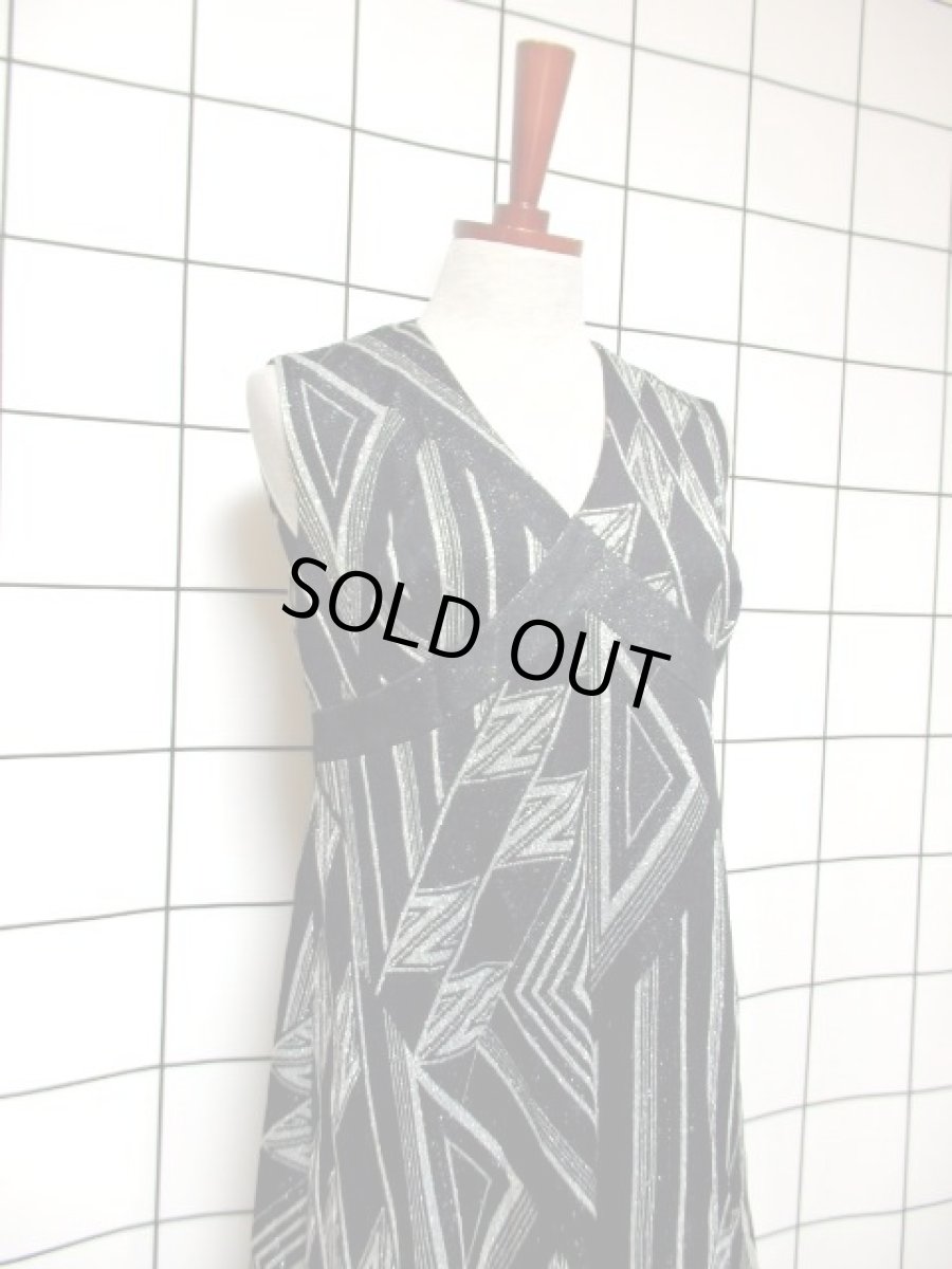 画像7: 幾何学模様織り  ブラック シルバー ラメ 衣装にもおすすめ ノースリーブ クラシカル レトロ ヨーロッパ古着 ヴィンテージドレス【7761】 (7)