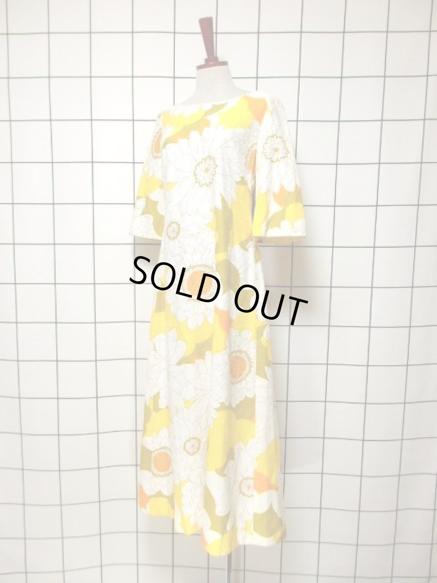 画像2: バックシャンデザイン 花柄 ホワイト イエロー TALONジッパー レトロ USA古着 ヴィンテージドレス【7786】 (2)