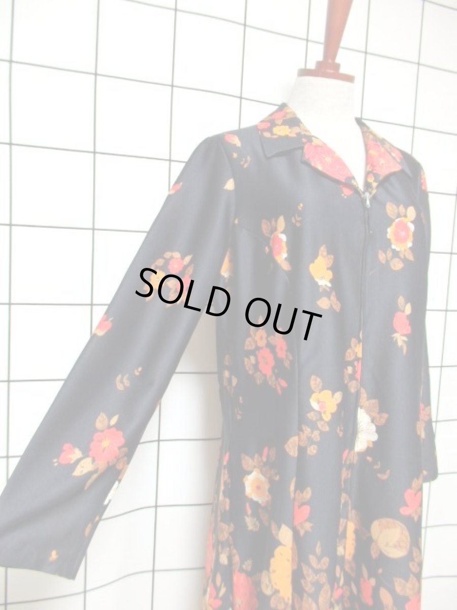 画像4: 花柄 フロントジッパー 70年代 ブラック レトロ 長袖 ヨーロッパ古着 ヴィンテージワンピース【7798】 (4)