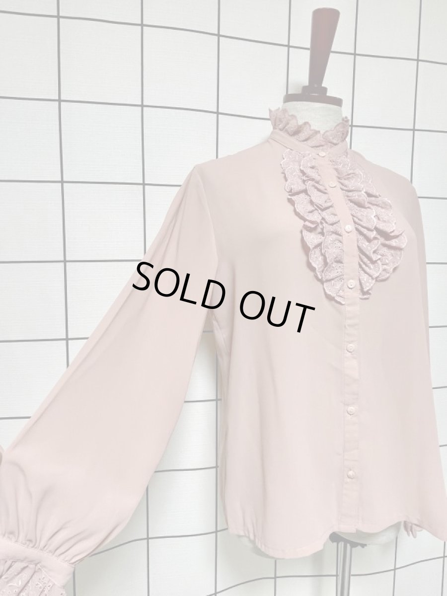 画像4: レトロブラウス 贅沢なフロントレース装飾 くすんたピンク古着 長袖 シャツ (4)