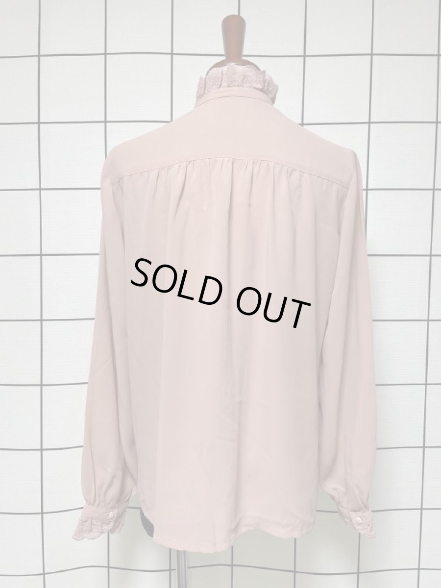 画像5: レトロブラウス 贅沢なフロントレース装飾 くすんたピンク古着 長袖 シャツ (5)
