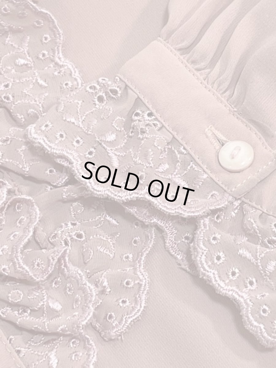 画像10: レトロブラウス 贅沢なフロントレース装飾 くすんたピンク古着 長袖 シャツ (10)