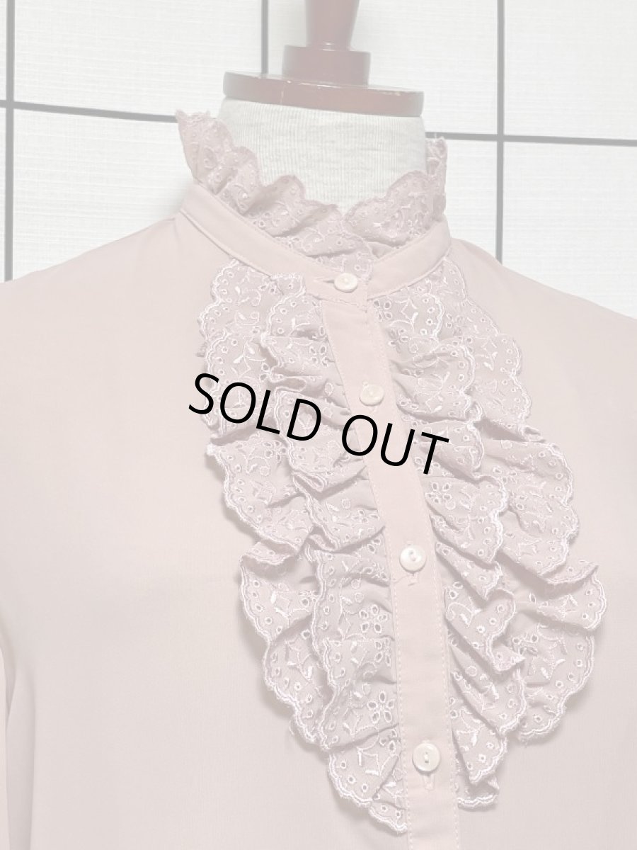 画像3: レトロブラウス 贅沢なフロントレース装飾 くすんたピンク古着 長袖 シャツ (3)