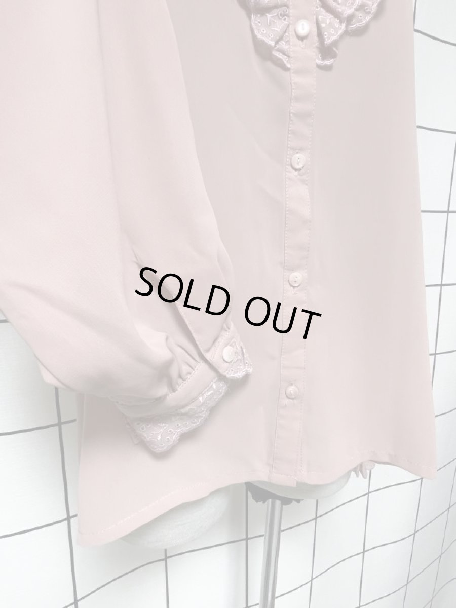 画像8: レトロブラウス 贅沢なフロントレース装飾 くすんたピンク古着 長袖 シャツ (8)