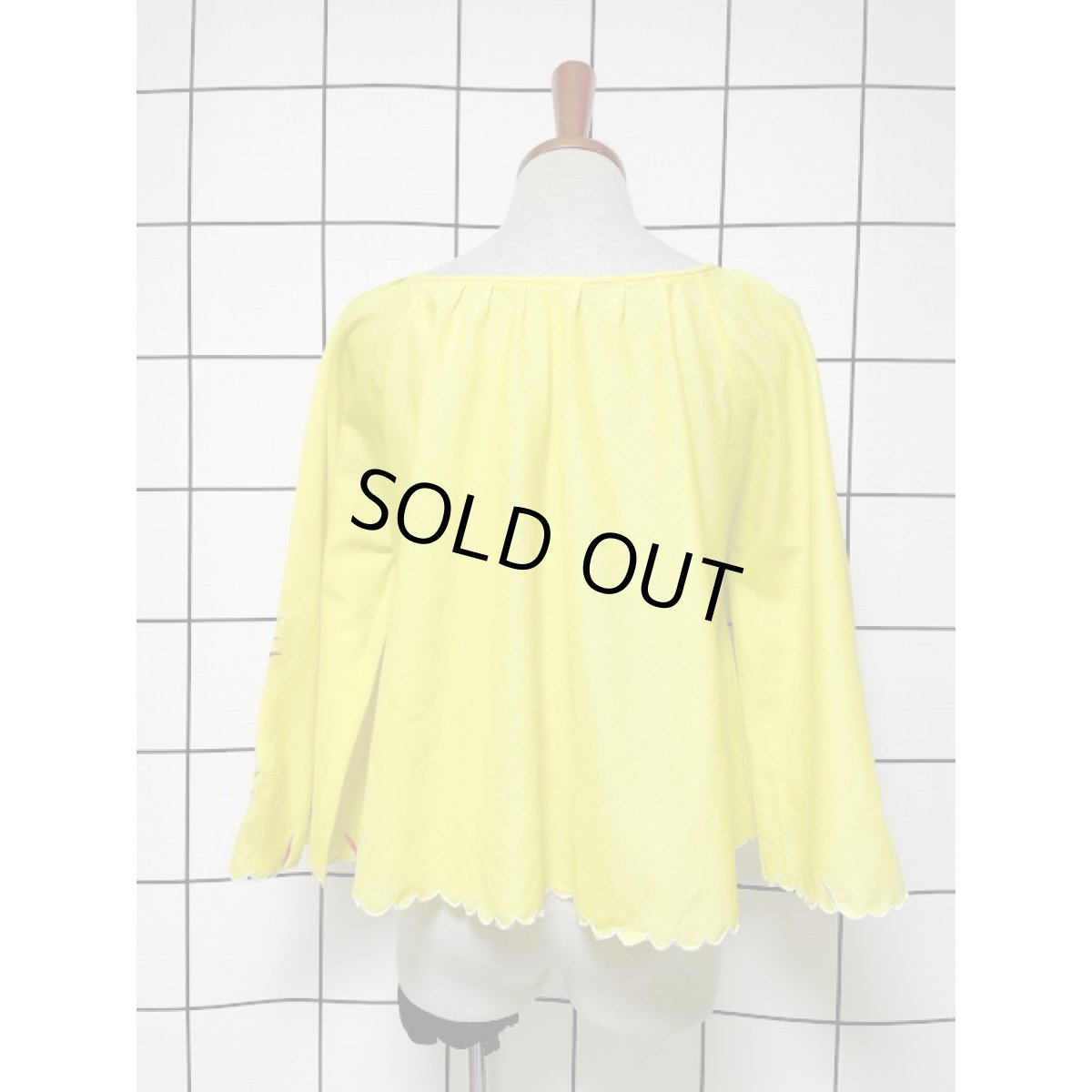 画像5: お花刺繍 イエロー フレア袖 レトロ 長袖 ヨーロッパ古着 ヴィンテージブラウス【7823】 (5)