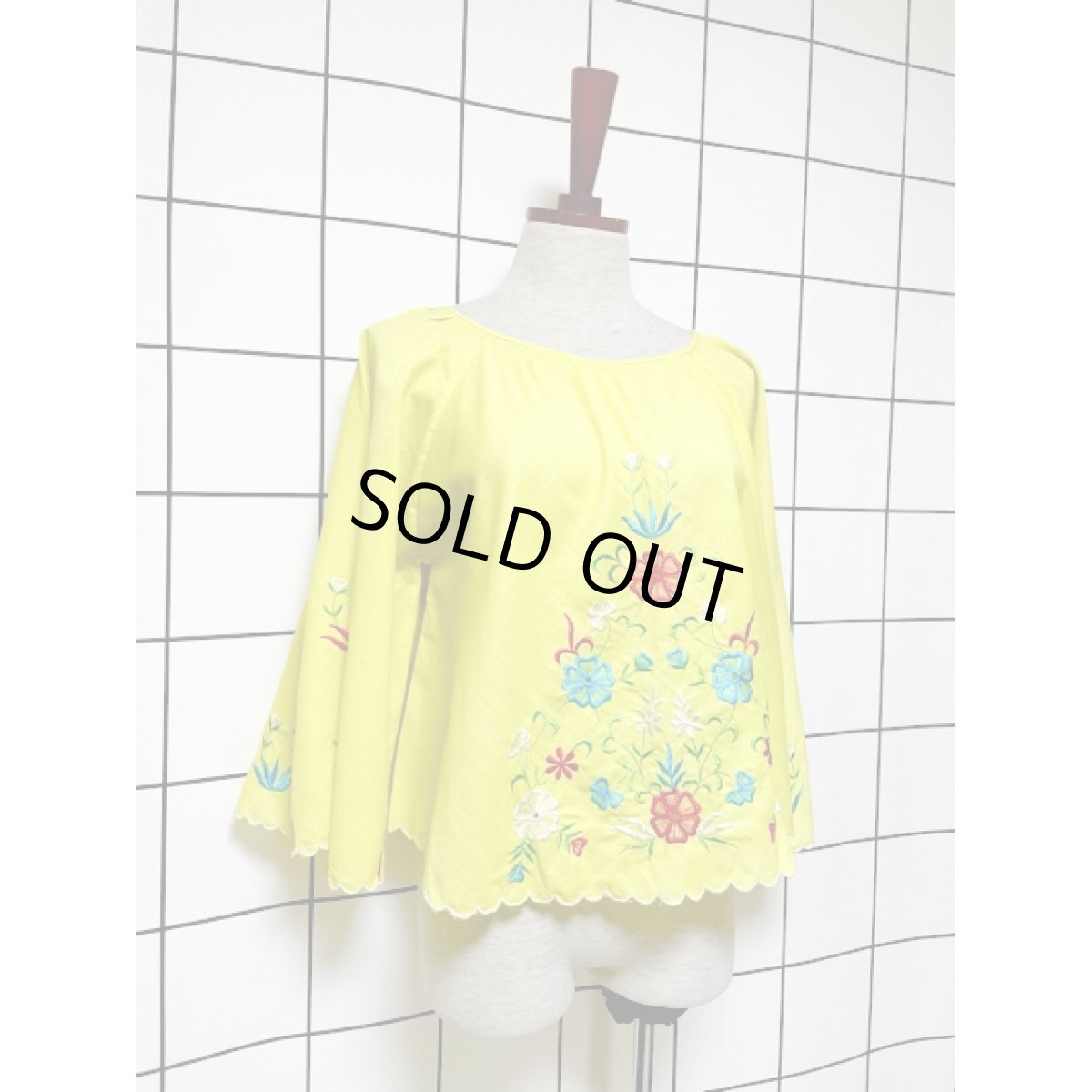 画像7: お花刺繍 イエロー フレア袖 レトロ 長袖 ヨーロッパ古着 ヴィンテージブラウス【7823】 (7)