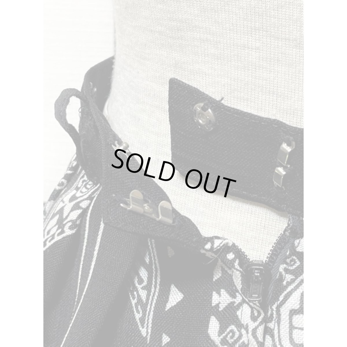 画像6: 花柄 ブラック 黒 昭和レトロ 国産古着 ヴィンテージスカート (6)