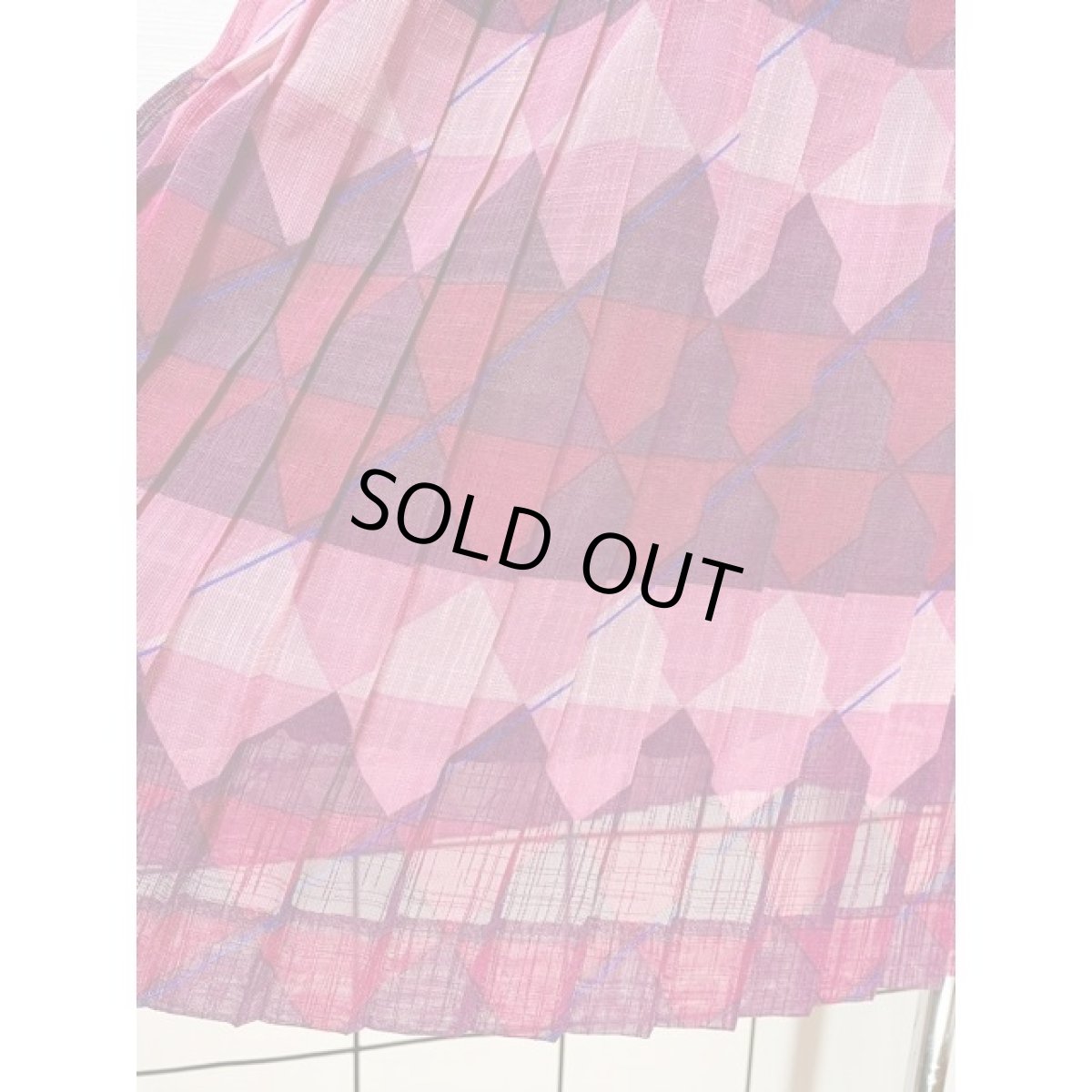 画像11: 幾何学調プリント 70年代 プリーツ ウエストゴム 落ち着いたカラーリング 半袖 昭和レトロ 国産古着 レトロワンピース 【7843】 (11)