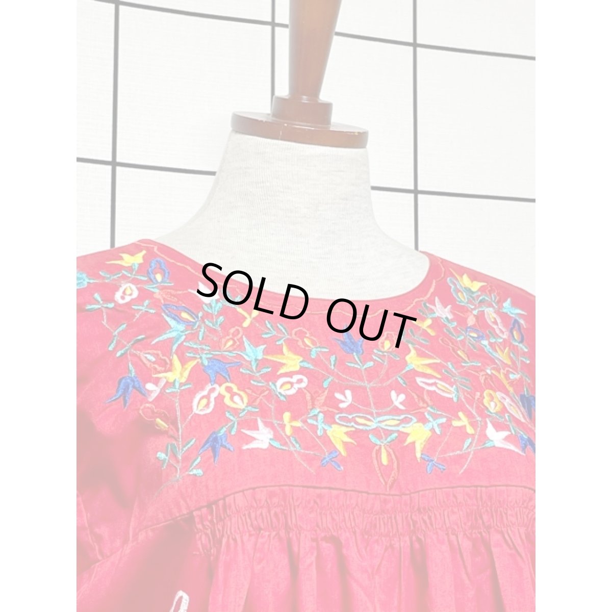 画像3: お花刺繍 レッド 赤 ふんわり フォークロア 半袖 レトロ ヨーロッパ古着 ヴィンテージ刺繍ドレス (3)