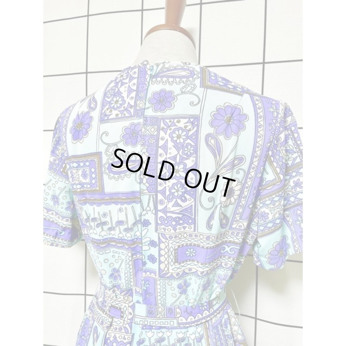 画像6: 70年代 ポップ 花柄 ベルト紐SET 半袖 ヨーロッパ古着 ヴィンテージワンピース【V7859】  (6)