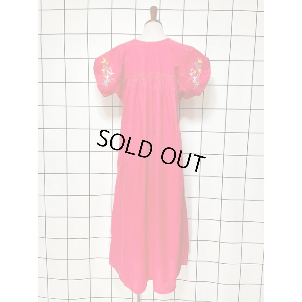 画像5: お花刺繍 レッド 赤 ふんわり フォークロア 半袖 レトロ ヨーロッパ古着 ヴィンテージ刺繍ドレス (5)