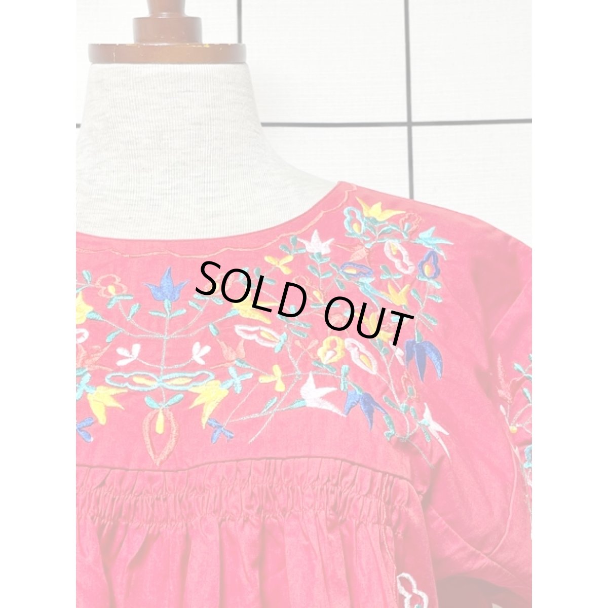 画像8: お花刺繍 レッド 赤 ふんわり フォークロア 半袖 レトロ ヨーロッパ古着 ヴィンテージ刺繍ドレス (8)