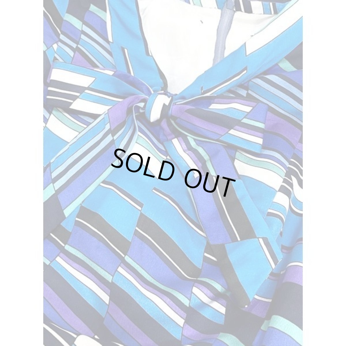 画像12: 斜めストライプ ブルー 首元リボン結び 大人可愛い ノースリーブ レトロ ヨーロッパ古着 ヴィンテージワンピース【7858】 (12)