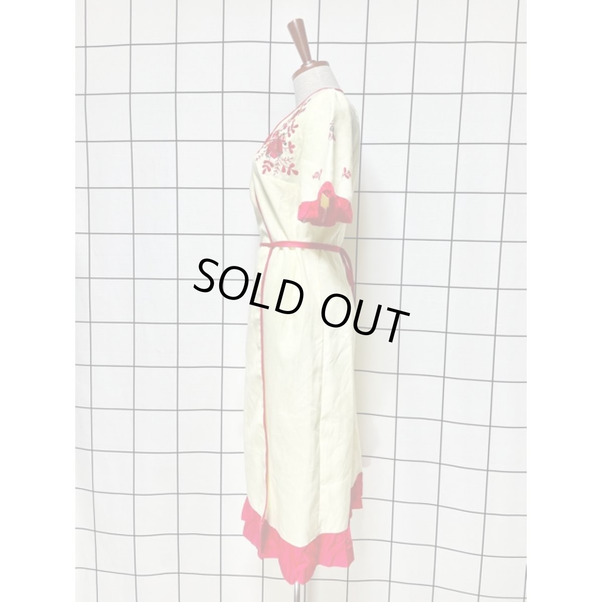 画像7: 花刺繍 フリル レトロ USA古着 ヴィンテージガウン (7)