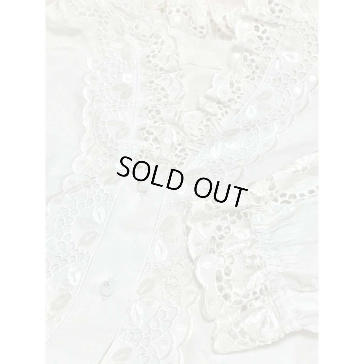 画像10: カットワークレース お花刺繍 ホワイト フリル襟 レトロボタン クラシカル ディアンドル チロルブラウス ドイツ民族衣装 舞台 演奏会 フォークダンス オクトーバーフェスト (10)