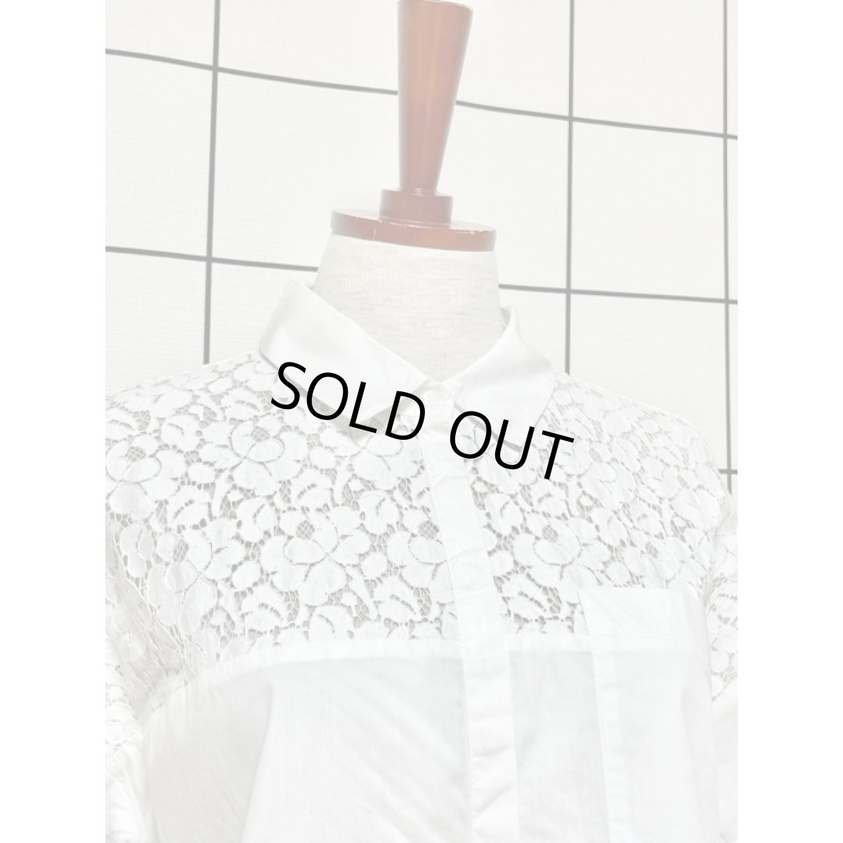 画像3: 透け感 フラワーレース 切り替えし 胸元ポケット付 半袖 ナチュラルガーリー ヨーロッパ古着 ヴィンテージホワイトトップス (3)