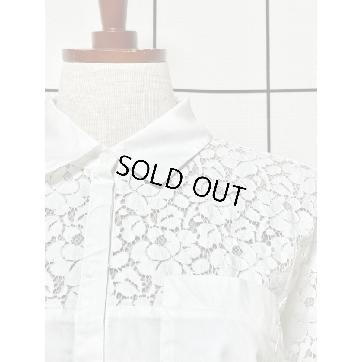 画像8: 透け感 フラワーレース 切り替えし 胸元ポケット付 半袖 ナチュラルガーリー ヨーロッパ古着 ヴィンテージホワイトトップス (8)