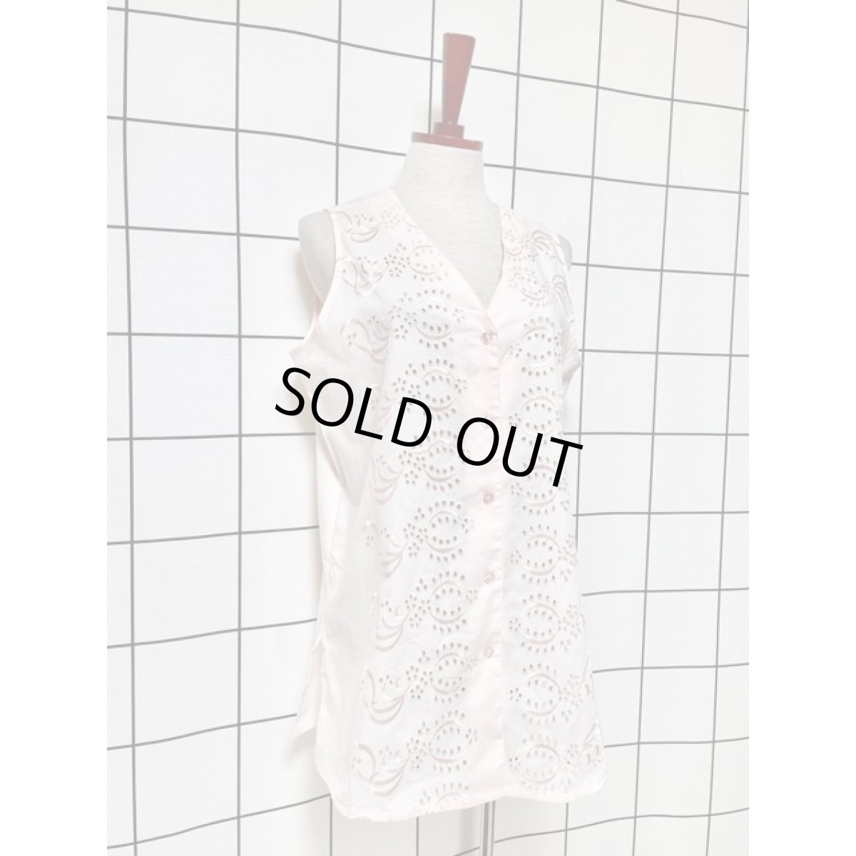 画像6: 大人フォークロア刺繍デザイン 使い勝手がいい ヨーロピアンヴィンテージノースリーブ刺繍ブラウス (6)