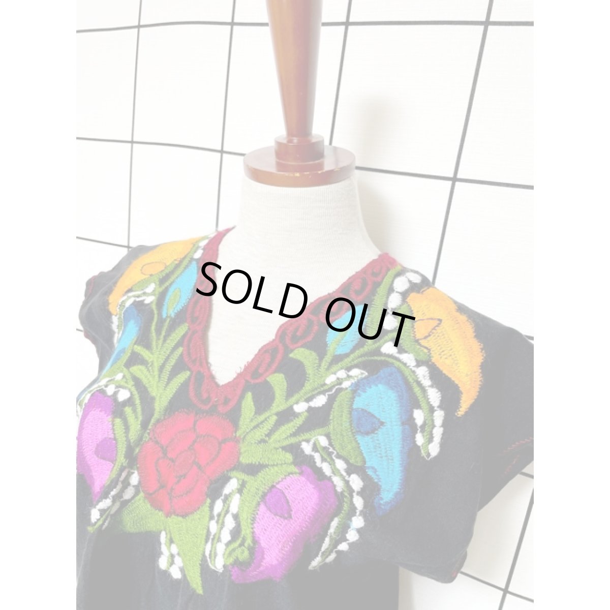 画像7: メキシカンお花刺繍 ブラック カラフルステッチ ノースリーブ フォークロア レトロ USA古着 ヴィンテージ刺繍トップス (7)
