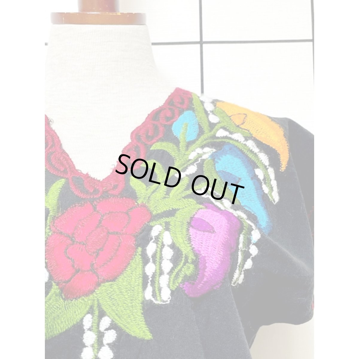 画像8: メキシカンお花刺繍 ブラック カラフルステッチ ノースリーブ フォークロア レトロ USA古着 ヴィンテージ刺繍トップス (8)