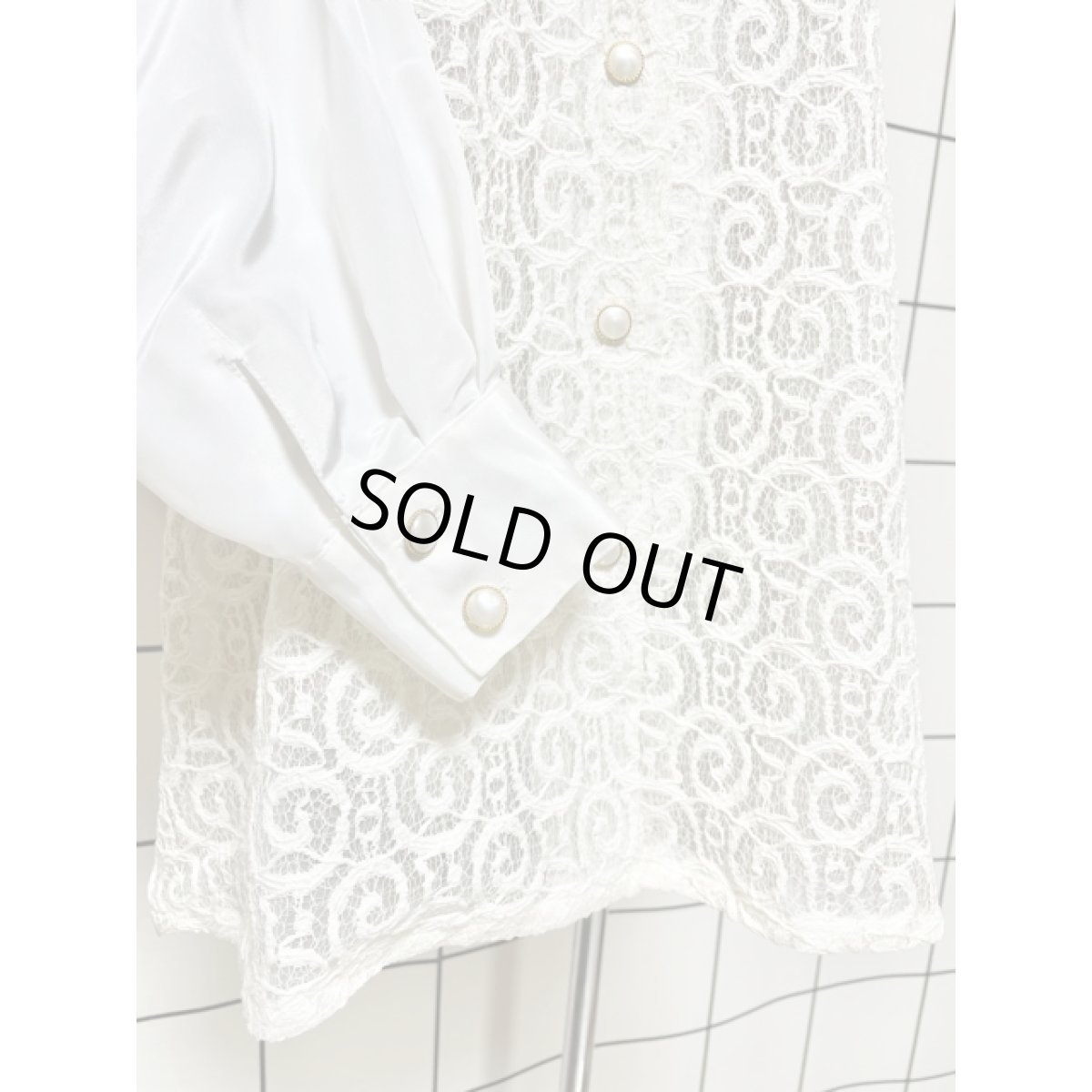 画像8: エレガントなレース切り返しデザイン パール調ボタン 80'sヴィンテージホワイトブラウス (8)