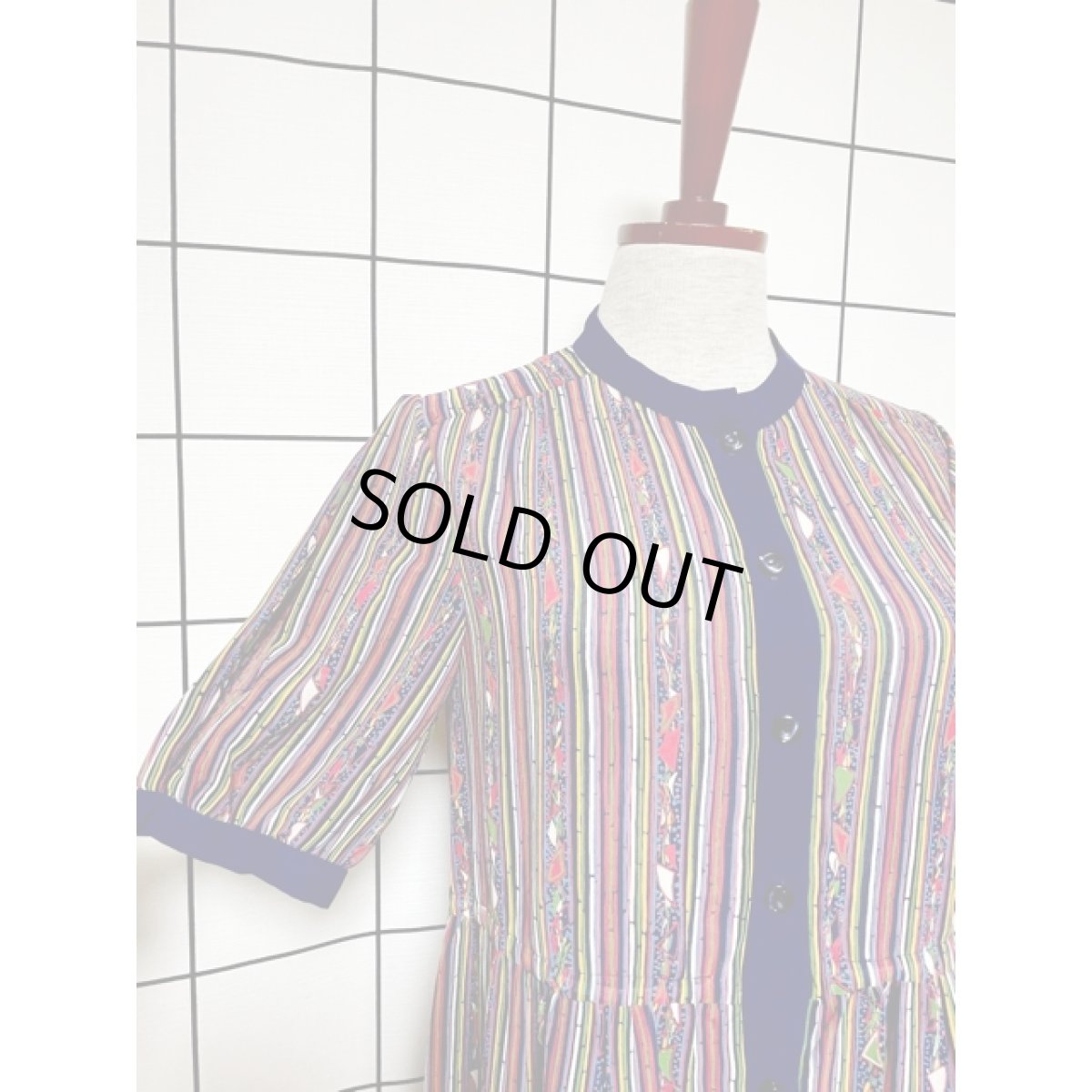 画像4: ストライプ柄 マルチカラー 70年代 半袖 昭和レトロ 国産古着 レトロワンピース 【V7885】 (4)