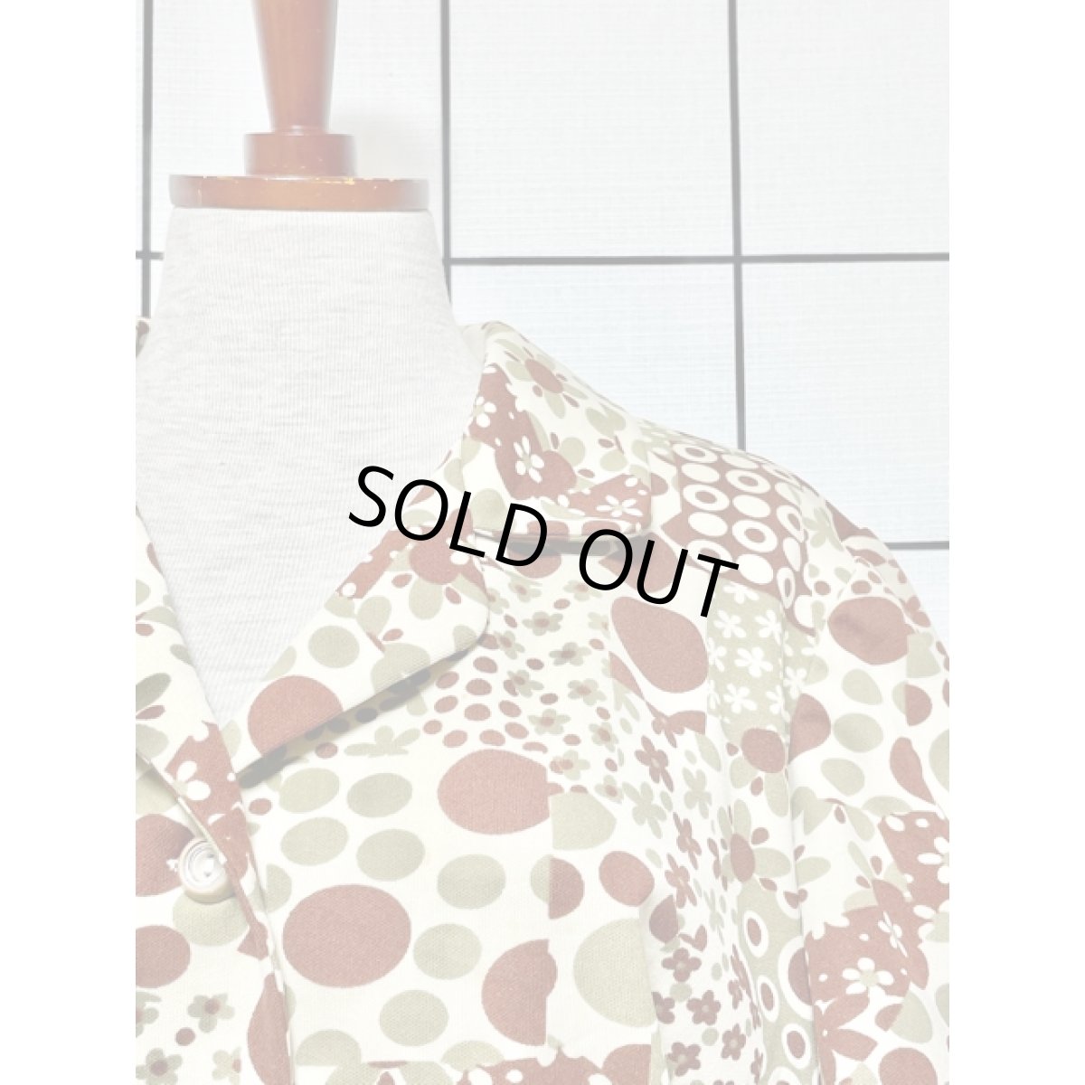 画像8: レトロポップ ドット柄 花柄 半袖 レトロ ヨーロッパ古着 ヴィンテージワンピース (8)