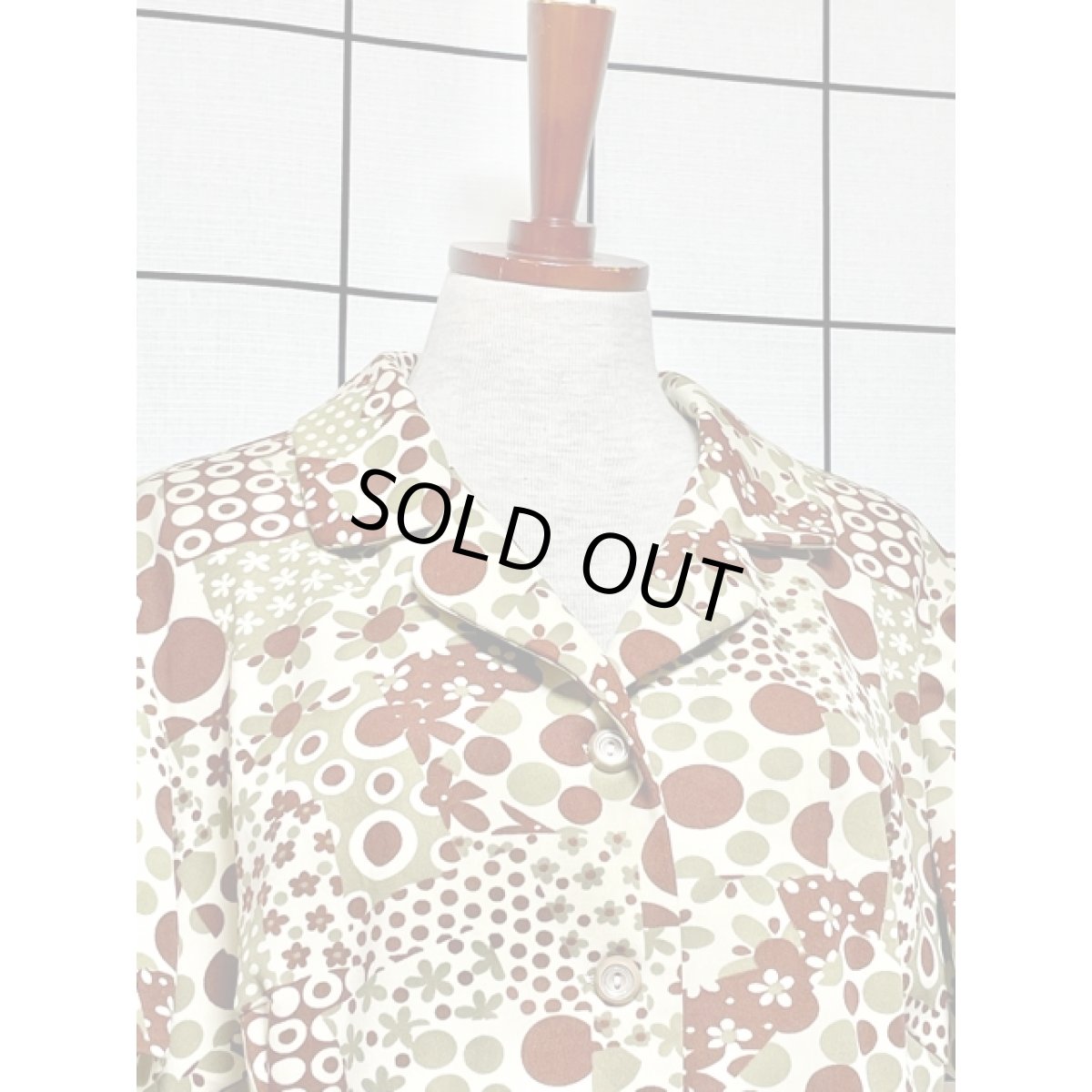 画像3: レトロポップ ドット柄 花柄 半袖 レトロ ヨーロッパ古着 ヴィンテージワンピース (3)