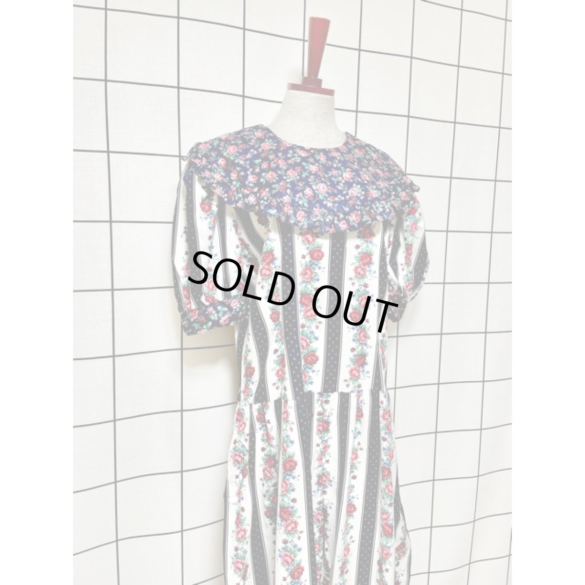 画像8: 大きな襟 リボン装飾 花柄 ストライプ柄 ホワイト ネイビー 半袖 レトロ USA古着 ヴィンテージオールインワン (8)