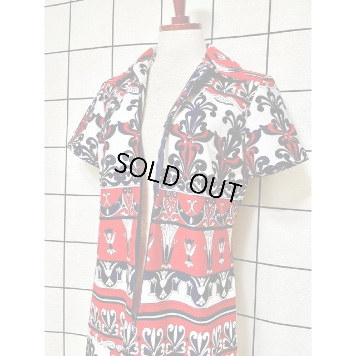 画像11: 70's オリエンタル調柄 ネイビー ホワイト レッド クラシカル 半袖 レトロ ヨーロッパ古着 ヴィンテージワンピース【5567】 (11)