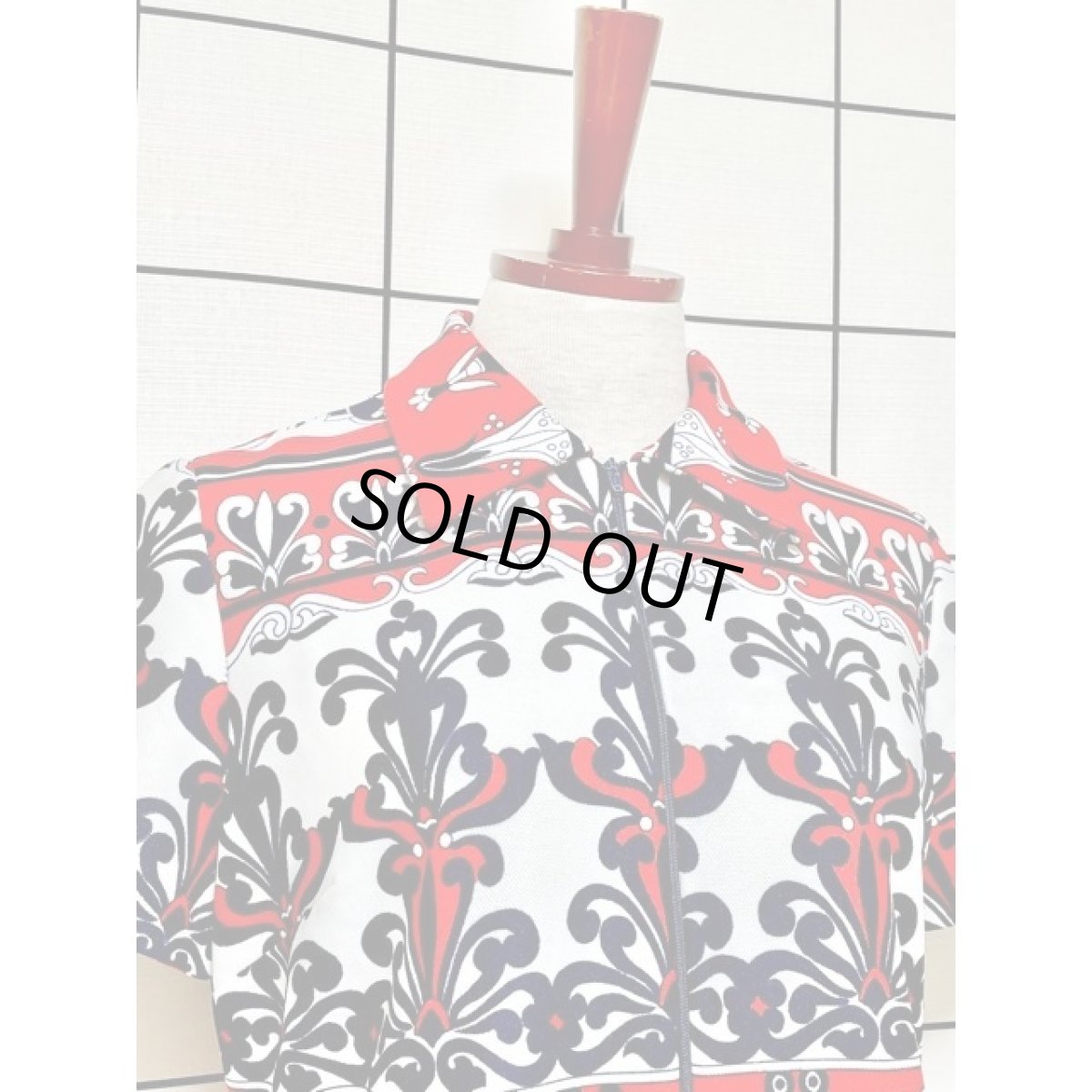 画像3: 70's オリエンタル調柄 ネイビー ホワイト レッド クラシカル 半袖 レトロ ヨーロッパ古着 ヴィンテージワンピース【5567】 (3)