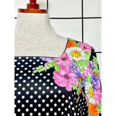 画像7: モノクロドット柄 花柄 70's フレア袖 レトロ 半袖 ヨーロッパ古着 ヴィンテージドレス (7)