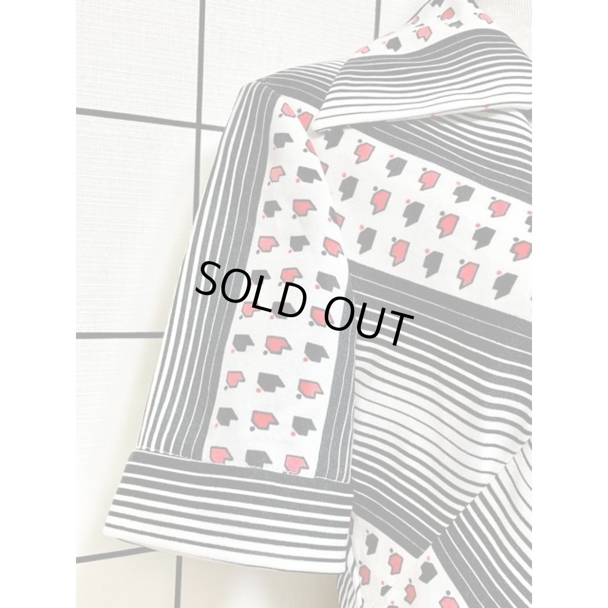 画像9: 斜めストライプ柄 70年代 モノクロ 半袖 レトロモダン ヨーロッパ古着 ヴィンテージワンピース (9)