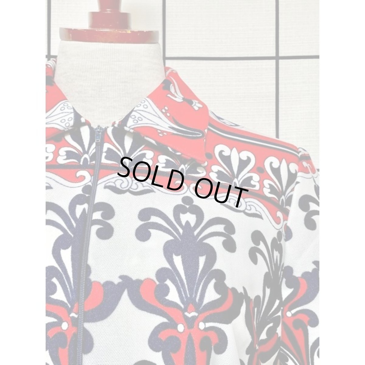 画像8: 70's オリエンタル調柄 ネイビー ホワイト レッド クラシカル 半袖 レトロ ヨーロッパ古着 ヴィンテージワンピース【5567】 (8)