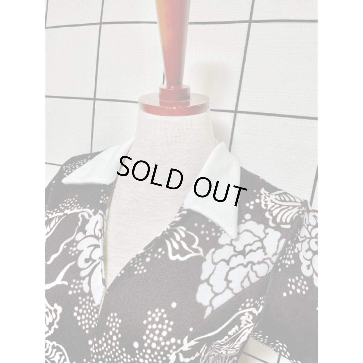 画像7: フランス古着 レトロモダン 70's 花柄 ドット柄 濃いめのブラウン ホワイト 半袖 レトロ ヨーロッパ古着 ヴィンテージワンピース (7)