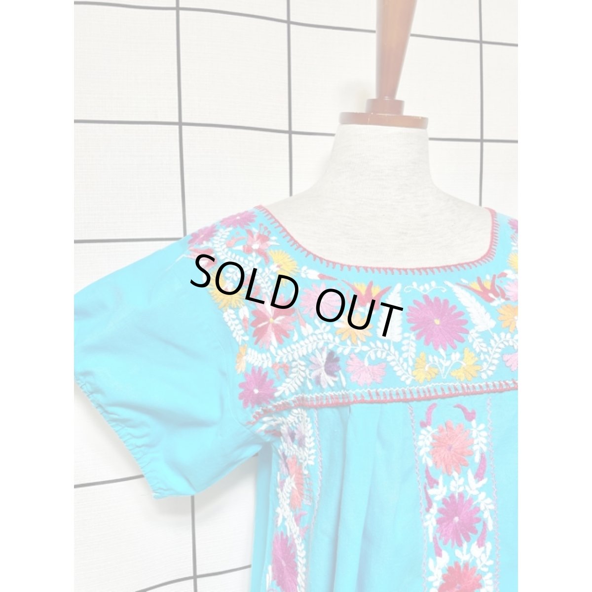 画像4: メキシカン刺繍 ライトブルー フォークロア 半袖 レトロ USA古着 ヴィンテージメキシカンドレス (4)