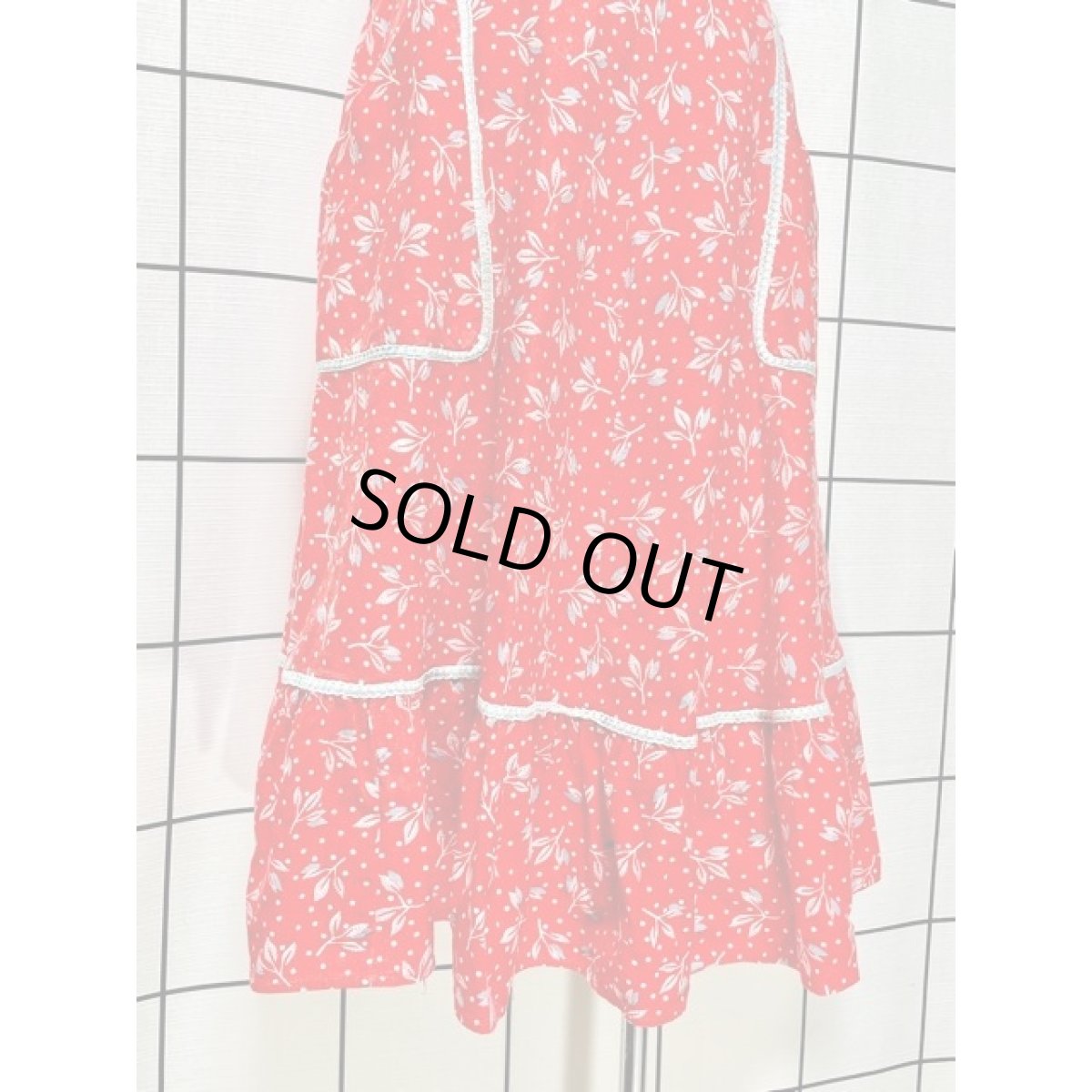 画像11: ドット柄 リーフ柄 テープ装飾 レッド ノースリーブ レトロ ガーリー ヨーロッパ古着 ヴィンテージワンピース (11)