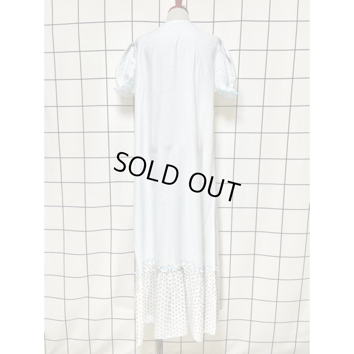 画像5: ヨーロッパ古着　爽やかなカラーリング!!　アンティークフラワー××ドット柄×フリル装飾♪　切り替えしデザイン★　ふんわり乙女ガーリーヴィンテージドレス (5)