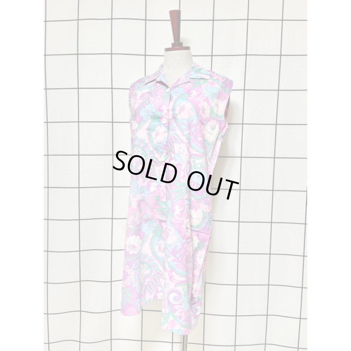 画像2: 花柄 淡いカラーリング ポップ ノースリーブ ふんわり 昭和レトロ 国産古着 レトロワンピース【4512】 (2)