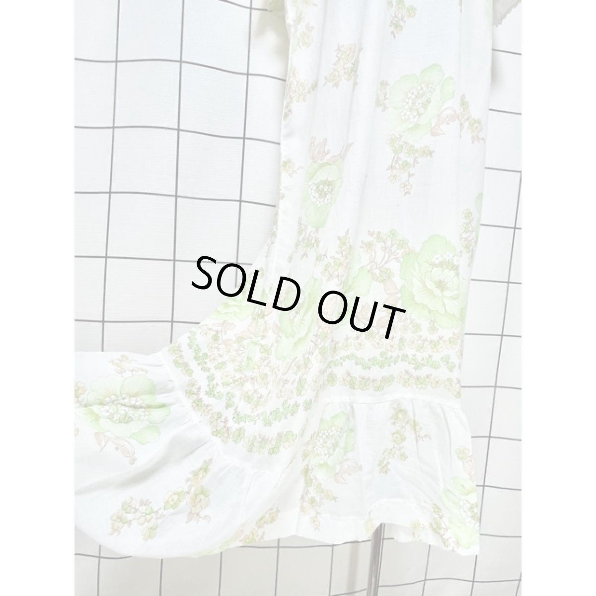 画像11: ヨーロッパ古着　可愛らしいフラワー柄×レース装飾♪　ふんわり乙女ガーリーヴィンテージワンピース (11)