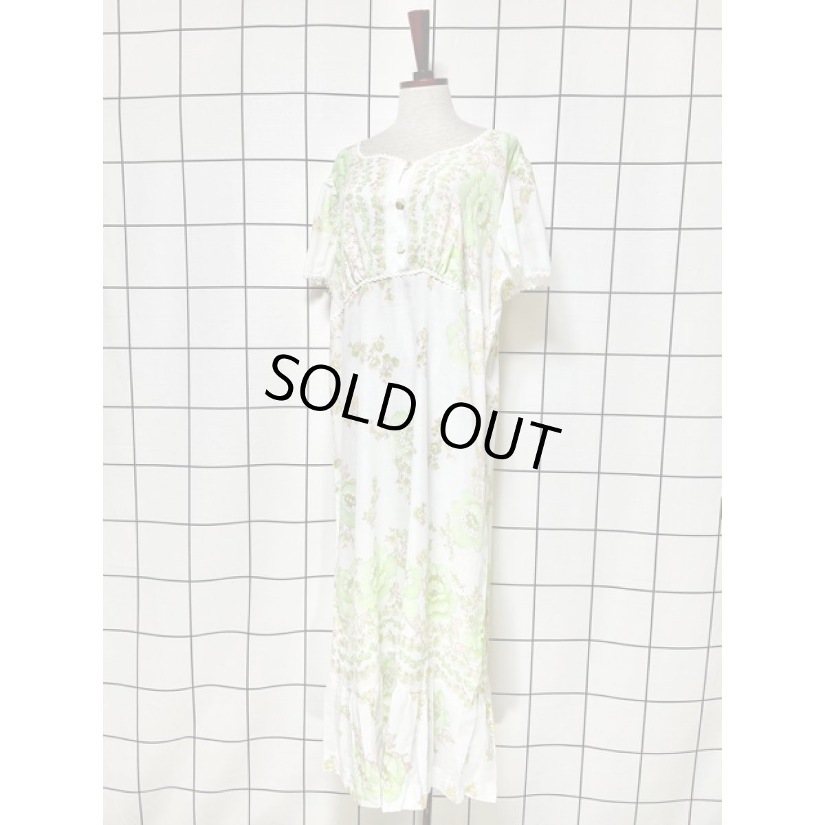 画像2: ヨーロッパ古着　可愛らしいフラワー柄×レース装飾♪　ふんわり乙女ガーリーヴィンテージワンピース (2)