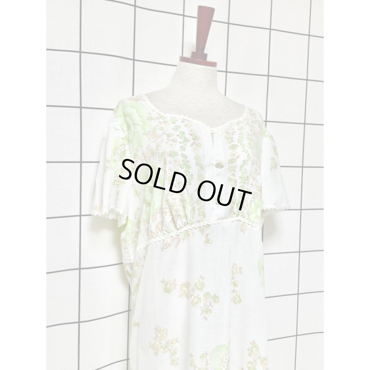 画像6: ヨーロッパ古着　可愛らしいフラワー柄×レース装飾♪　ふんわり乙女ガーリーヴィンテージワンピース (6)