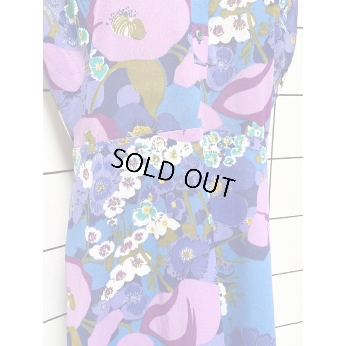 画像9: フランス古着 花柄 フレンチスリーブ ブルー パープル 両肩リボン結び 大人可愛い レトロ ヨーロッパ古着 ヴィンテージワンピース (9)