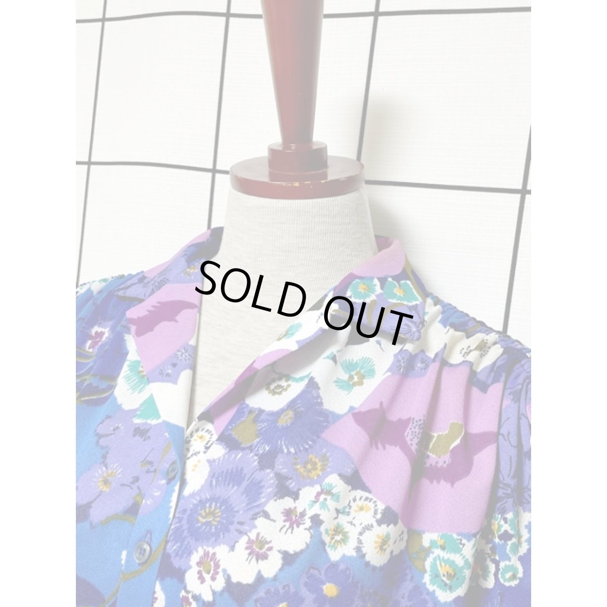 画像7: フランス古着 花柄 フレンチスリーブ ブルー パープル 両肩リボン結び 大人可愛い レトロ ヨーロッパ古着 ヴィンテージワンピース (7)