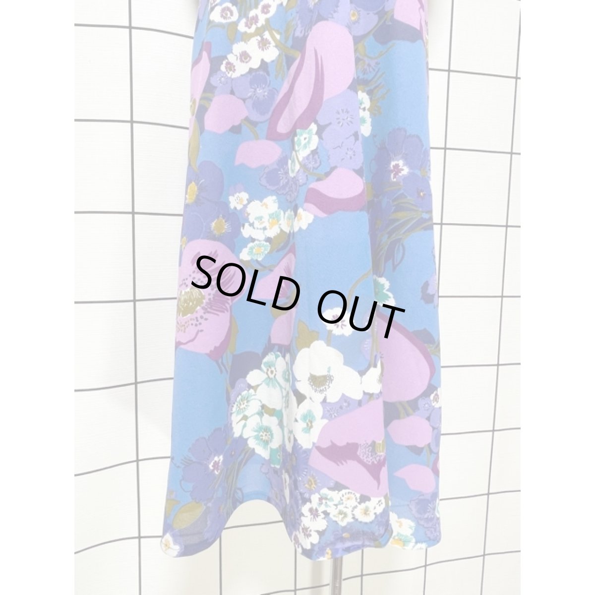 画像10: フランス古着 花柄 フレンチスリーブ ブルー パープル 両肩リボン結び 大人可愛い レトロ ヨーロッパ古着 ヴィンテージワンピース (10)