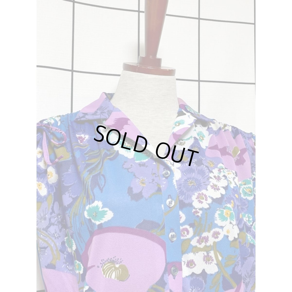 画像3: フランス古着 花柄 フレンチスリーブ ブルー パープル 両肩リボン結び 大人可愛い レトロ ヨーロッパ古着 ヴィンテージワンピース (3)