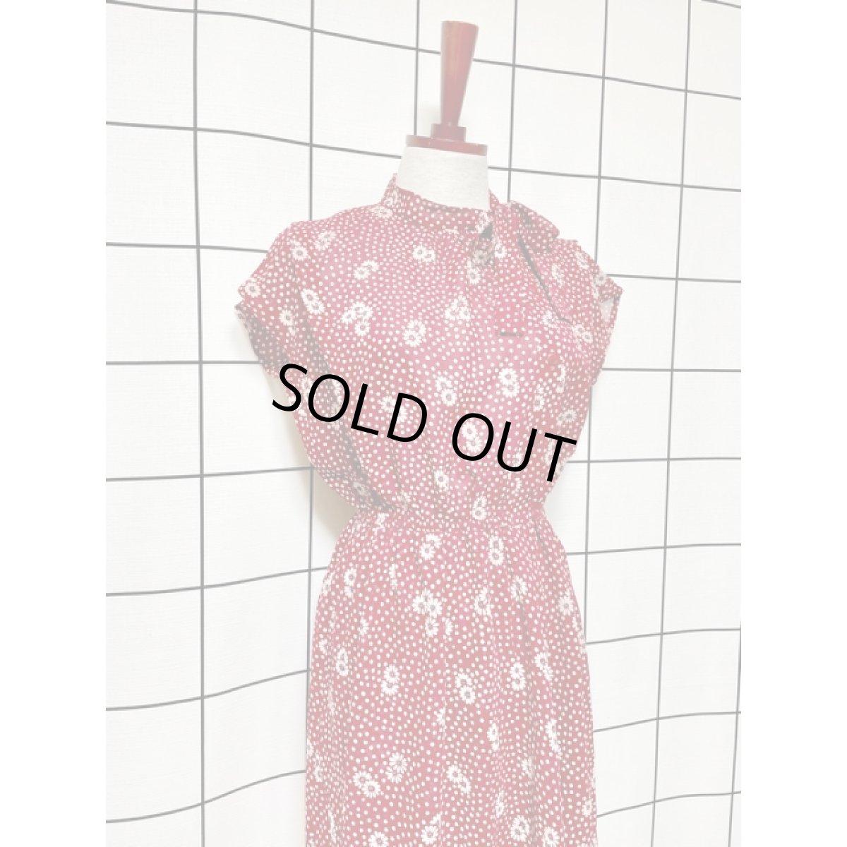 画像6: ドット柄 花柄 フレンチスリーブ 首元リボン ウエストゴム 70's レトロ レディース 昭和レトロ 国産古着 レトロワンピース【7912】 (6)